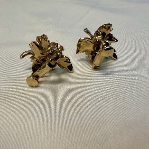 Vintage Coro Gold Tone Leaf Earrings Faux Pearl Rhinestone Clip On Signed - Picture 3 of 5